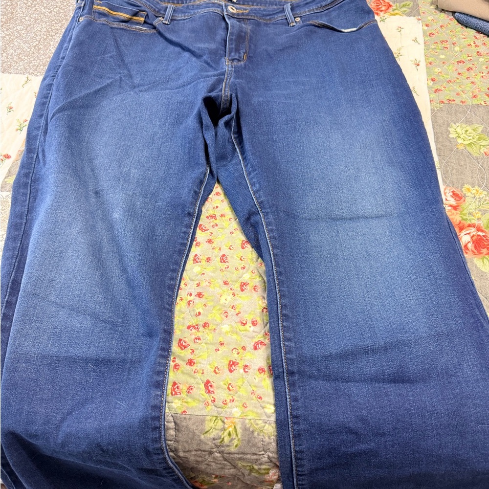 Levi's Women's Straight Leg Jeans in Deep Blue
